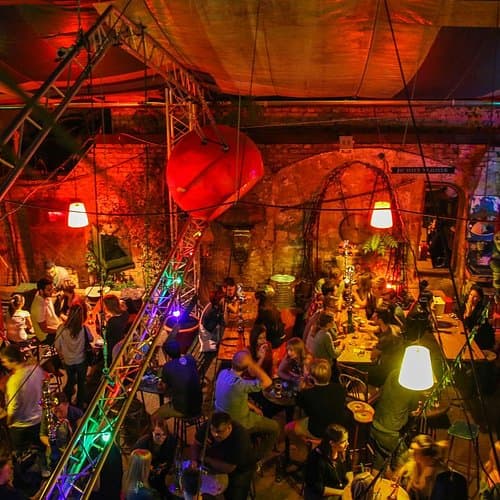 Éjfél Klub — éjszakai klub és táncparkett